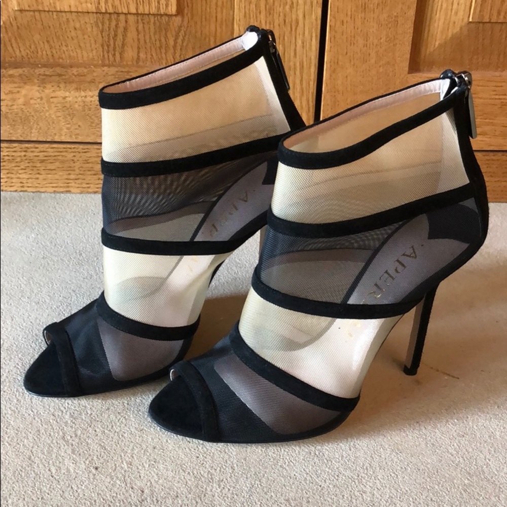 Aperlai Mesh and Leather Bootie Sz7.5/ 37.5